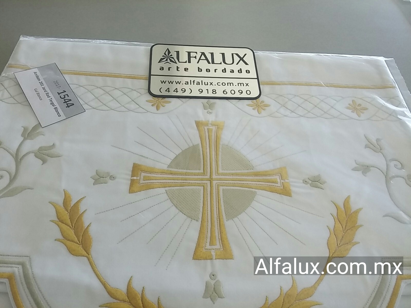 101 JARDIN RADIANTE Mantel Ambon 24